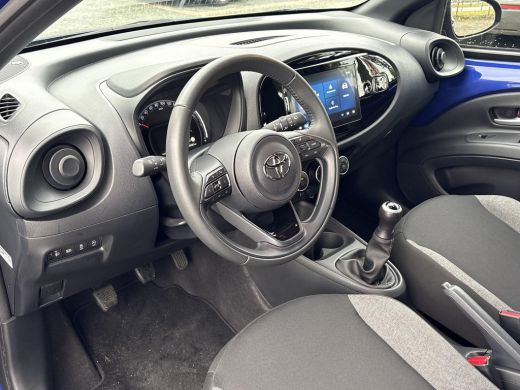Toyota Aygo X 1.0 VVT-i MT Play **ADAPTIEF CRUISE CONTROL/ APPLE CARPLAY/ PARKEERCAMERA** ActivLease financial lease