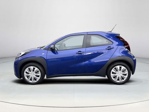 Toyota Aygo X 1.0 VVT-i MT Play **ADAPTIEF CRUISE CONTROL/ APPLE CARPLAY/ PARKEERCAMERA** ActivLease financial lease