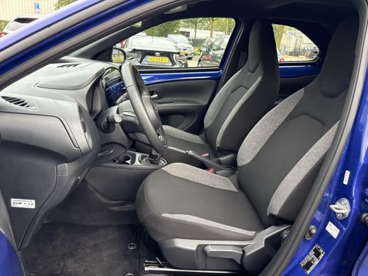Toyota Aygo X 1.0 VVT-i MT Play **ADAPTIEF CRUISE CONTROL/ APPLE CARPLAY/ PARKEERCAMERA** ActivLease financial lease