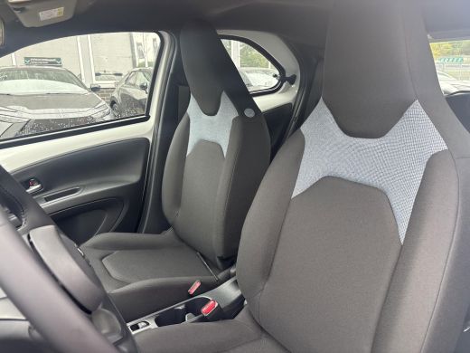 Toyota Aygo X Hybrid 115 play Go Pack ActivLease financial lease