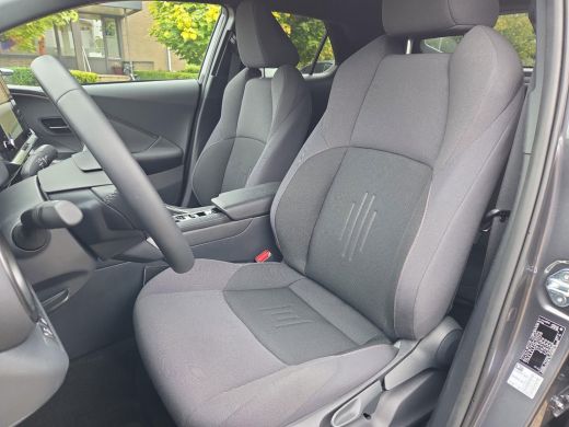 Toyota C-HR 1.8 Hybrid 140 Dynamic | Apple CarPlay | All Season banden | Rijklaar incl. garantie | ActivLease financial lease