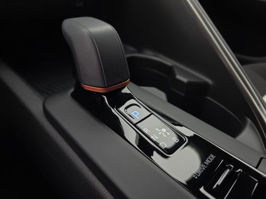 Toyota C-HR 1.8 Hybrid 140 Dynamic | Apple CarPlay | All Season banden | Rijklaar incl. garantie | ActivLease financial lease