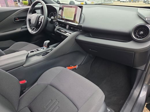 Toyota C-HR 1.8 Hybrid 140 Dynamic | Apple CarPlay | All Season banden | Rijklaar incl. garantie | ActivLease financial lease