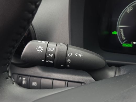 Toyota C-HR 1.8 Hybrid 140 Dynamic | Apple CarPlay | All Season banden | Rijklaar incl. garantie | ActivLease financial lease