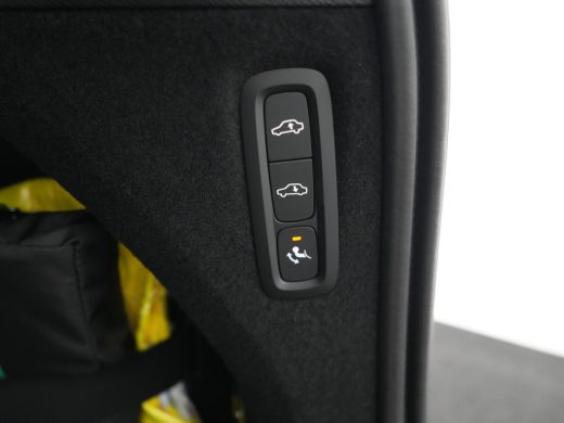 Volvo  XC90 T8 Recharge AWD Ultra Black Edition Executive | Full Options | Luchtvering | Bowers & Wilkins | 3... ActivLease financial lease