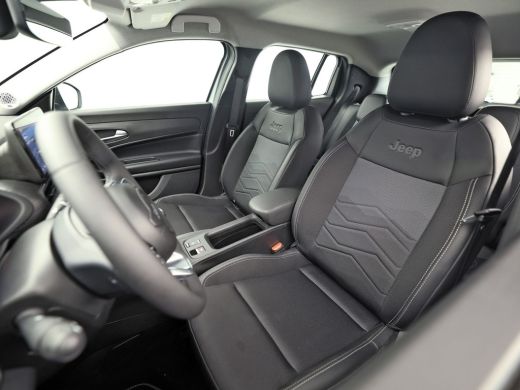 Jeep Avenger 1.2 Altitude Sports (VIRTUAL COCKPIT, APPLE CARPLAY, GROOT NAVI, 360 CAMERA, SPORTSTOELEN, ADAPTI... ActivLease financial lease