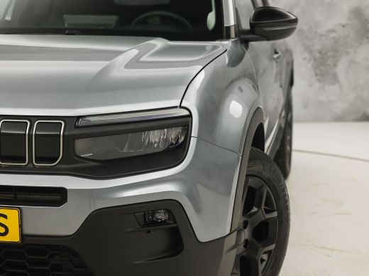 Jeep Avenger 1.2 Altitude Sports (VIRTUAL COCKPIT, APPLE CARPLAY, GROOT NAVI, 360 CAMERA, SPORTSTOELEN, ADAPTI... ActivLease financial lease