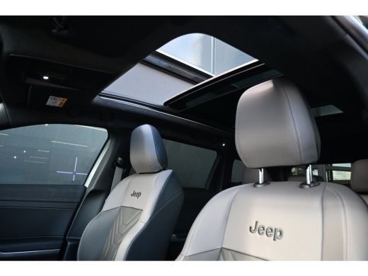 Jeep Compass First Edition 74 kWh Tot 8 Jaar Garantie! 99%SOH! | Premium + Convenience Pack | Warmtepomp | Mas... ActivLease financial lease