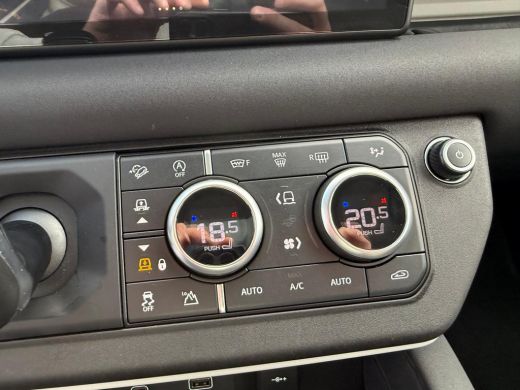 Land Rover Defender 2.0 D240 110 S | 3/6/12MND GARANTIE | GRIJSKENTEKEN| PANO | CRUISE | LED | CARPLAY | DAB | NAVI |... ActivLease financial lease
