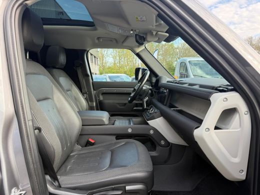 Land Rover Defender 2.0 D240 110 S | 3/6/12MND GARANTIE | GRIJSKENTEKEN| PANO | CRUISE | LED | CARPLAY | DAB | NAVI |... ActivLease financial lease