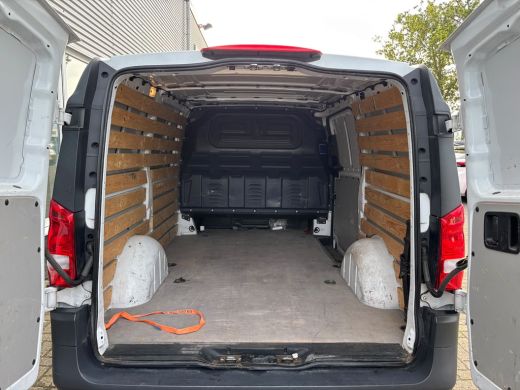 Mercedes-Benz Vito 111 CDI Lang | Trekhaak | 3 Zitplaatsen | Bluetooth | Airco ActivLease financial lease