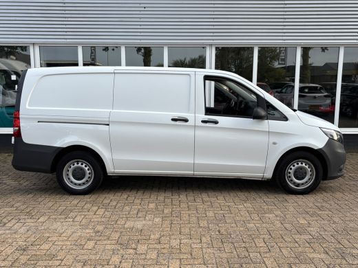 Mercedes-Benz Vito 111 CDI Lang | Trekhaak | 3 Zitplaatsen | Bluetooth | Airco ActivLease financial lease