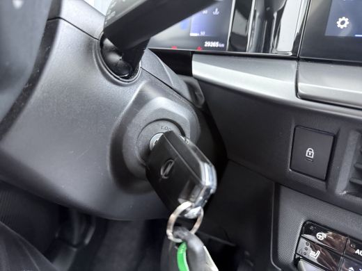 Opel Frontera 1.2 Turbo Hybrid GS / Navigatie / Camera / Parkeersensoren / Stuur -en Stoelverwarmd / Dodehoek /... ActivLease financial lease