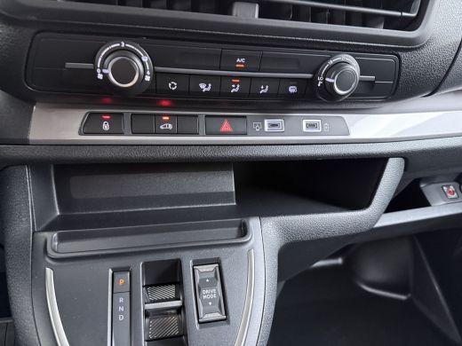 Opel Vivaro-e Electric L2 | ND | Elektrisch bedienbare en verwarmde buitenspiegels | Ge&iuml;soleerde comfort scheid... ActivLease financial lease