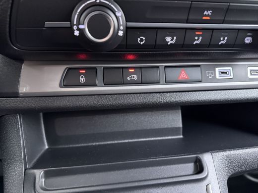 Opel Vivaro-e Electric L2 | ND | Elektrisch bedienbare en verwarmde buitenspiegels | Ge&iuml;soleerde comfort scheid... ActivLease financial lease