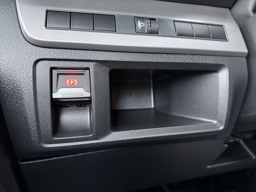 Opel Vivaro-e Electric L2 | ND | Elektrisch bedienbare en verwarmde buitenspiegels | Ge&iuml;soleerde comfort scheid... ActivLease financial lease