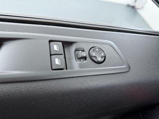 Opel Vivaro-e Electric L2 | ND | Elektrisch bedienbare en verwarmde buitenspiegels | Ge&iuml;soleerde comfort scheid... ActivLease financial lease