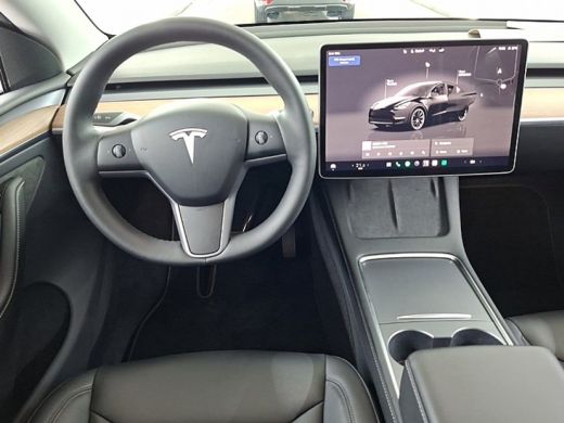Tesla Model Y RWD 58 kWh | Panoramadak | Voorstoelen verwarmd | Keyless | Dodehoek detectie | Cruise control ad... ActivLease financial lease
