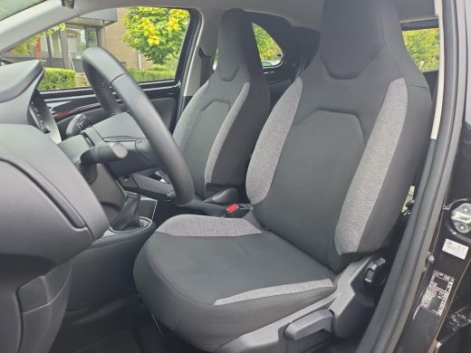 Toyota Aygo X 1.0 VVT-i MT Play | Apple CarPlay | Adaptive Cruise | BTW Auto | Rijklaar incl. garantie | ActivLease financial lease