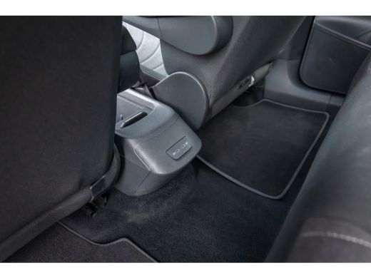 Volkswagen ID.3 Pro 59 kWh | Apple Carplay/Android Auto | Cruise Control Adaptief | Climate | DAB | Parkeersensor... ActivLease financial lease