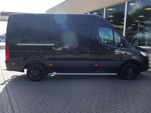 Mercedes-Benz Sprinter 319 3.0 CDI V6 190 PK AUT. L2H2 + 2 SCHUIFDEUREN | 3500 KG TREKHAAK | BREEDBEELD MBUX NAVIGATIE ActivLease financial lease