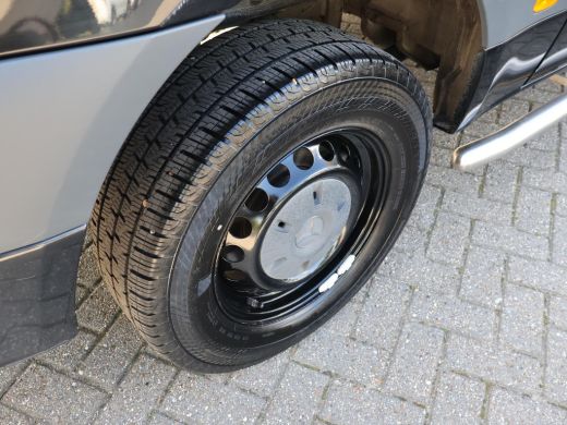 Mercedes-Benz Sprinter 319 3.0 CDI V6 190 PK AUT. L2H2 + 2 SCHUIFDEUREN | 3500 KG TREKHAAK | BREEDBEELD MBUX NAVIGATIE ActivLease financial lease