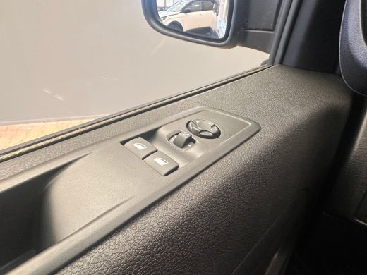 Opel Vivaro-e L2 75 kWh | 11 kW lader | Apple Carplay/Android Auto|telefoonintegratie premium | Cruise control ActivLease financial lease