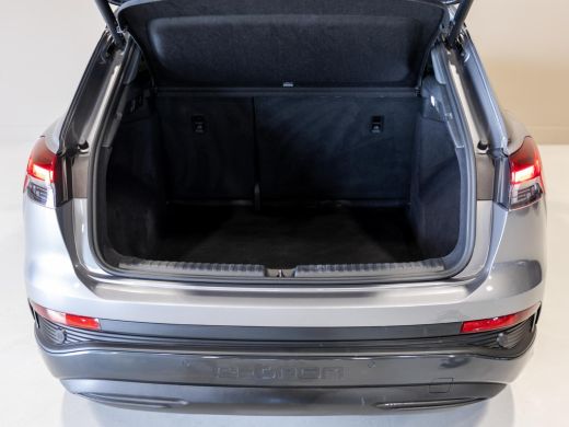 Audi Q4 e-tron 40 Launch edition Advanced Plus 77 kWh SOH 91% / 204pk / Panorama dak / Warmtepomp / Head-up disp... ActivLease financial lease