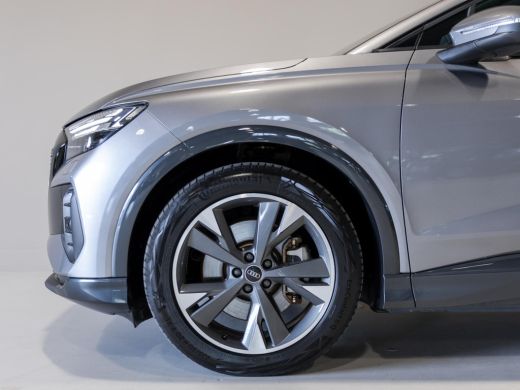 Audi Q4 e-tron 40 Launch edition Advanced Plus 77 kWh SOH 91% / 204pk / Panorama dak / Warmtepomp / Head-up disp... ActivLease financial lease