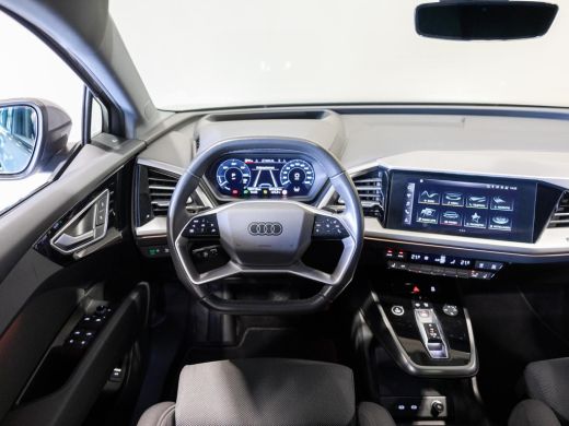 Audi Q4 e-tron 40 Launch edition Advanced Plus 77 kWh SOH 91% / 204pk / Panorama dak / Warmtepomp / Head-up disp... ActivLease financial lease