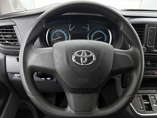 Toyota ProAce Compact SOH 92% / 3Pers. / Pdc+Camera / Navigatie/ Airco / Cruise-ctr. / Apk 11-2027 ActivLease financial lease