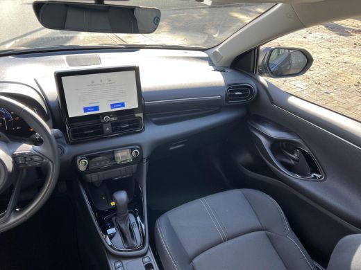 Toyota Yaris 1.5 Hybrid 115 Dynamic ActivLease financial lease