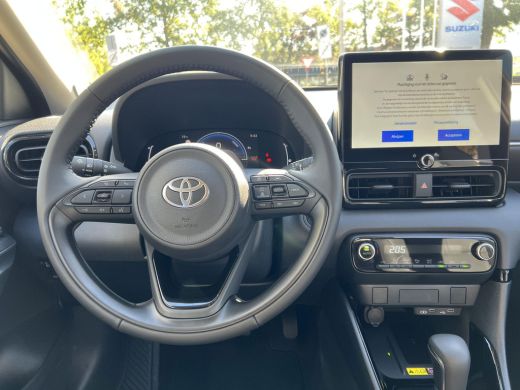 Toyota Yaris 1.5 Hybrid 115 Dynamic ActivLease financial lease