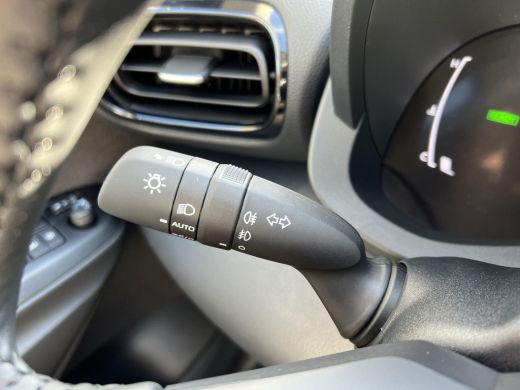 Toyota Yaris 1.5 Hybrid 115 Dynamic ActivLease financial lease