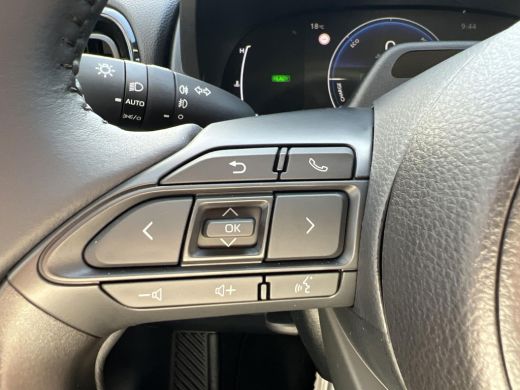 Toyota Yaris 1.5 Hybrid 115 Dynamic ActivLease financial lease