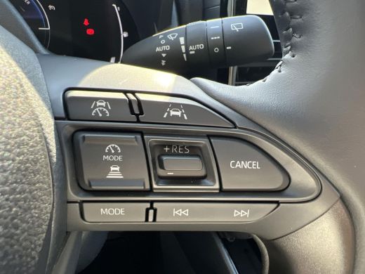 Toyota Yaris 1.5 Hybrid 115 Dynamic ActivLease financial lease