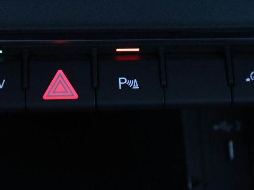 Audi Q3 45 TFSI e S edition SOH 94,1% | S-Line | Navigatie | Parkeerhulp | LED | ActivLease financial lease