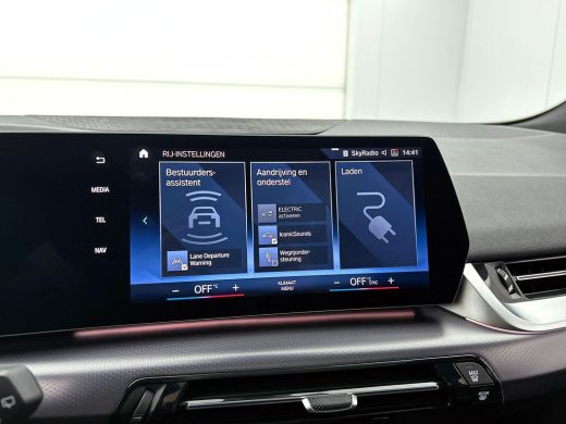 BMW 2 Serie Active Tourer 225e xDrive M-SPORT | PANO | SHADOW-LINE | CAMERA ActivLease financial lease