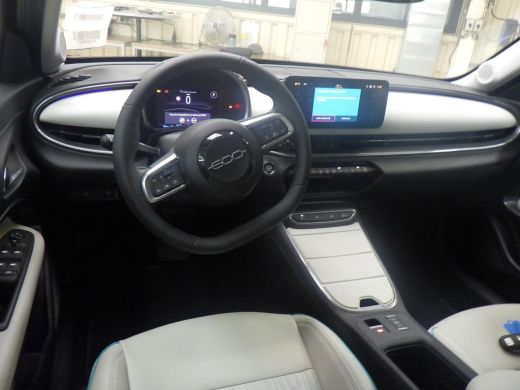 Fiat 600e La Prima 54 kWh | Navigatie | Stoelverwarming | Elektr. Achterklep | Dodehoekdetectie | !! ActivLease financial lease