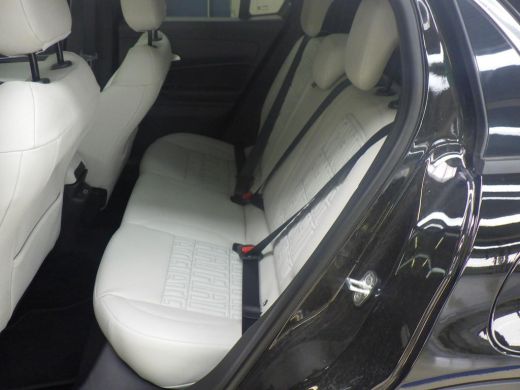 Fiat 600e La Prima 54 kWh | Navigatie | Stoelverwarming | Elektr. Achterklep | Dodehoekdetectie | !! ActivLease financial lease