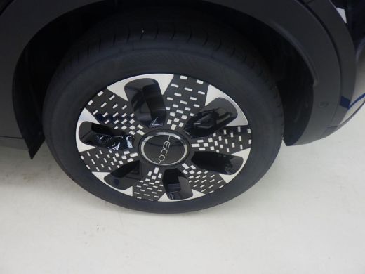 Fiat 600e La Prima 54 kWh | Navigatie | Stoelverwarming | Elektr. Achterklep | Dodehoekdetectie | !! ActivLease financial lease