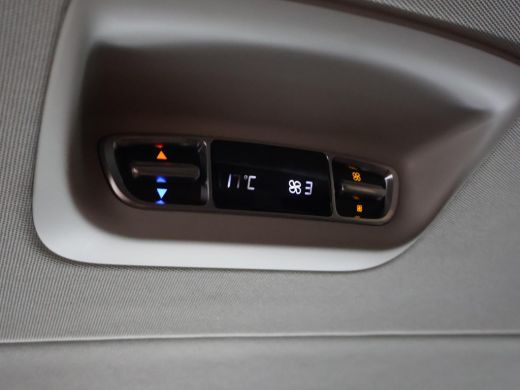 Mercedes-Benz V-Klasse 300D 239 PK DUBBEL CABINE AVANTGARDE NIGHT | LEDER | TREKHAAK | 360 CAMERA ActivLease financial lease