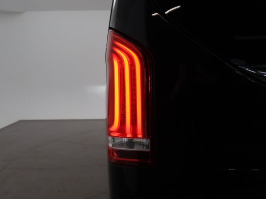 Mercedes-Benz V-Klasse 300D 239 PK DUBBEL CABINE AVANTGARDE NIGHT | LEDER | TREKHAAK | 360 CAMERA ActivLease financial lease