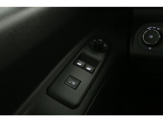 Opel Combo-e 50 kWh | Snelladen | SOH 93% | Airco | Cruise | Parkeersens. ActivLease financial lease