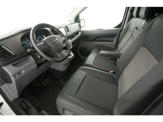 Opel Vivaro-e 75 kWh L2H1 Long Range | Snelladen | SOH 91% | Airco | Cruise | Camera | Carplay | 3 Zits | Trekhaak ActivLease financial lease