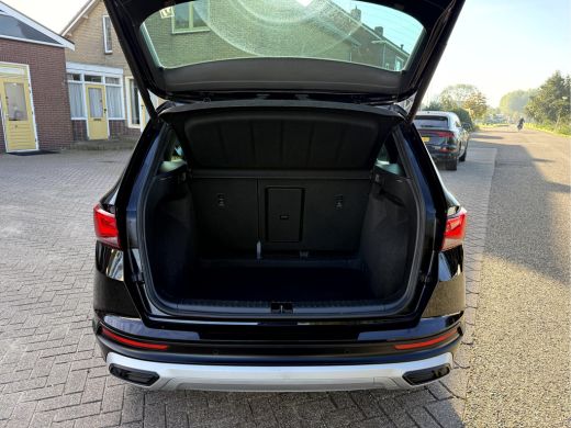 Seat Ateca 1.5 TSI Xperience Business Intense Panoramadak, Trekhaak, 19''Lmv ActivLease financial lease