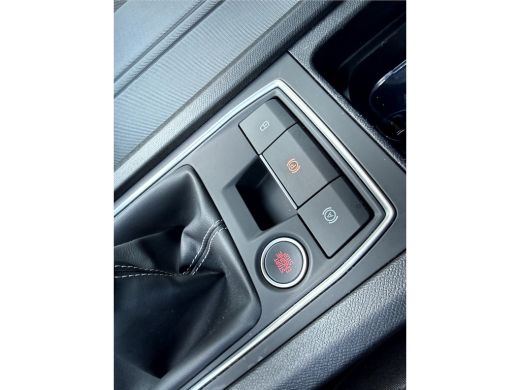 Seat Leon Sportstourer 1.0 TSI Style Business Intense Camera, Trekhaak, Virt.Dash ActivLease financial lease