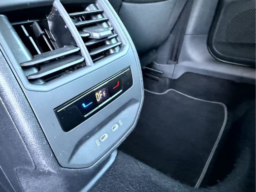 Seat Leon Sportstourer 1.0 TSI Style Business Intense Camera, Trekhaak, Virt.Dash ActivLease financial lease