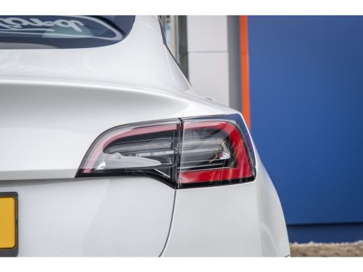 Tesla Model 3 Long Range AWD 75 kWh | Panoramadak | Voorstoelen verwarmd | Dodehoek detectie | Keyless | Cruise... ActivLease financial lease