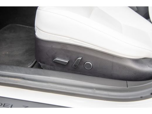 Tesla Model 3 Long Range AWD 75 kWh | Panoramadak | Voorstoelen verwarmd | Dodehoek detectie | Keyless | Cruise... ActivLease financial lease